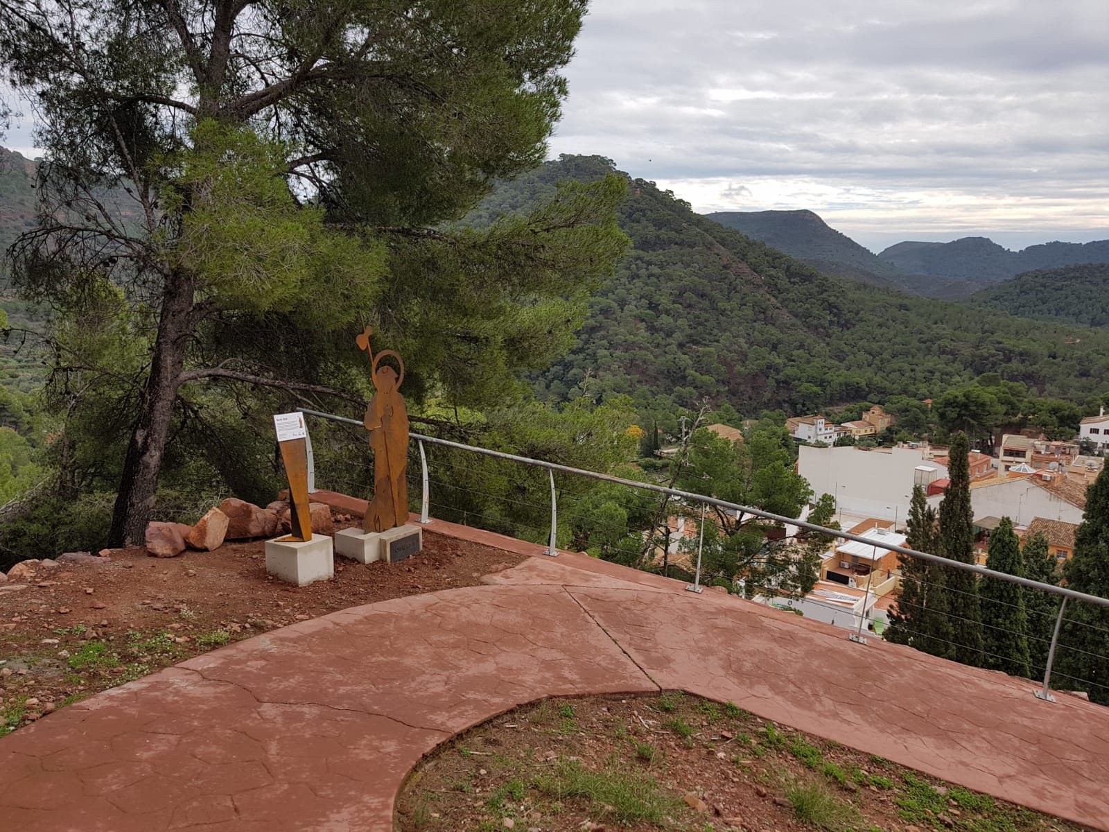 En este momento estás viendo Serra pone en marcha la ruta de les Escultures