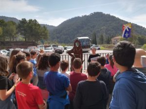 Read more about the article Route of the sculptures with the students of the CEIP Sant Josep