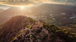 Lee más sobre el artículo Una panorámica del castillo de Serra gana el VI concurso de fotografía Pascual Navarro