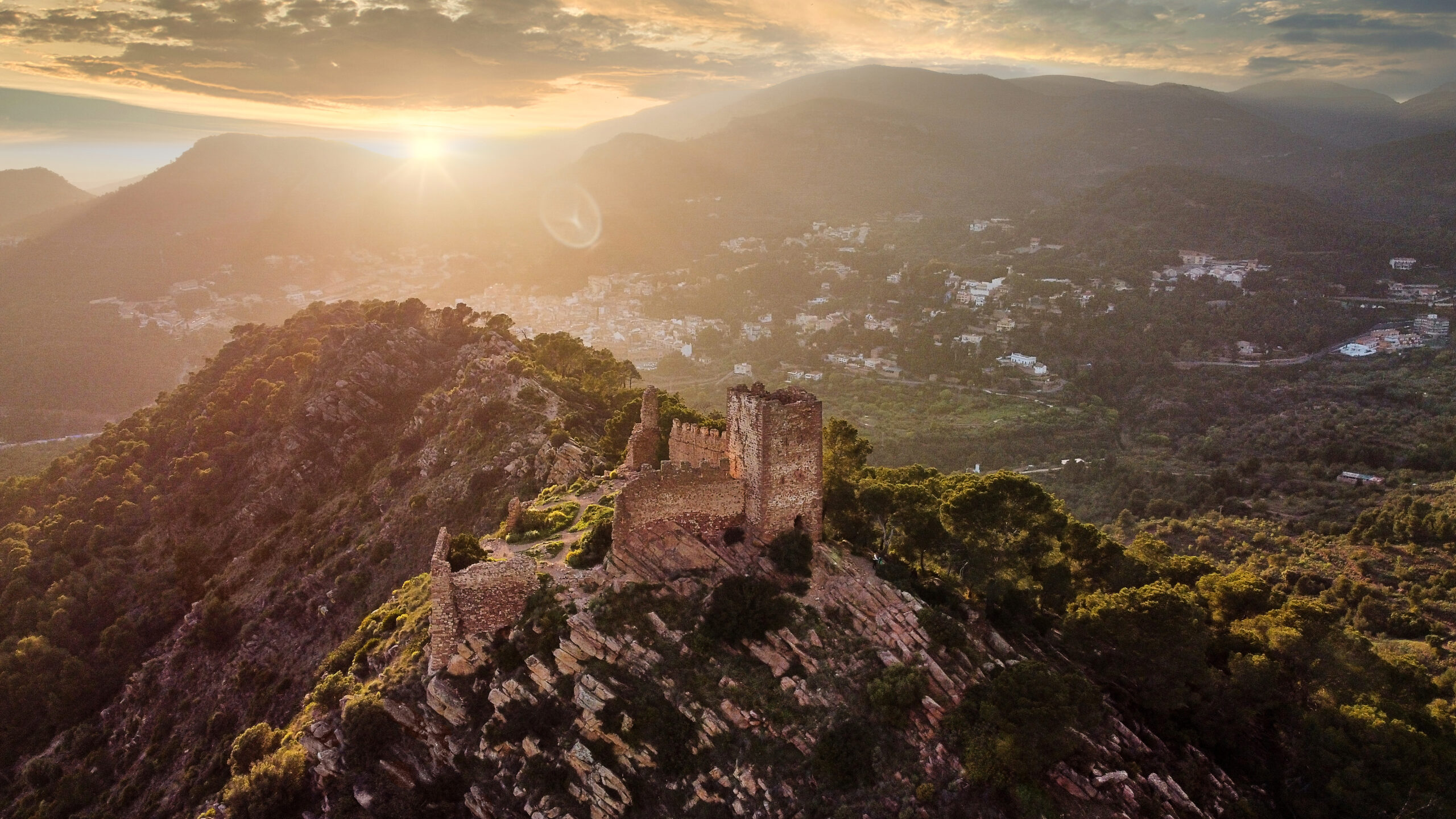 You are currently viewing A panoramic view of Serra castle wins the 6th Pascual Navarro photography contest