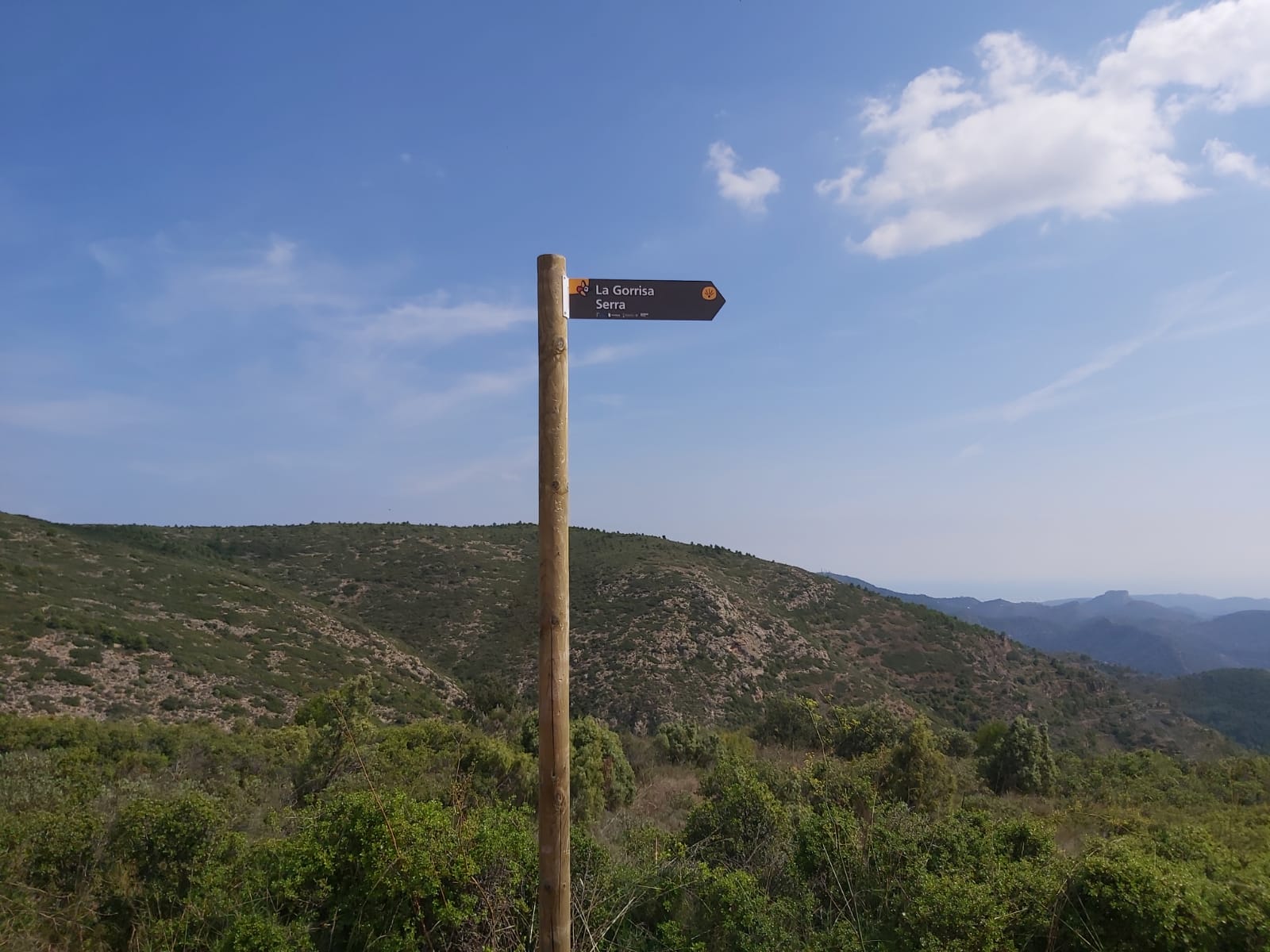 En este momento estás viendo Nueva señalización de los recursos naturales y patrimoniales de Serra